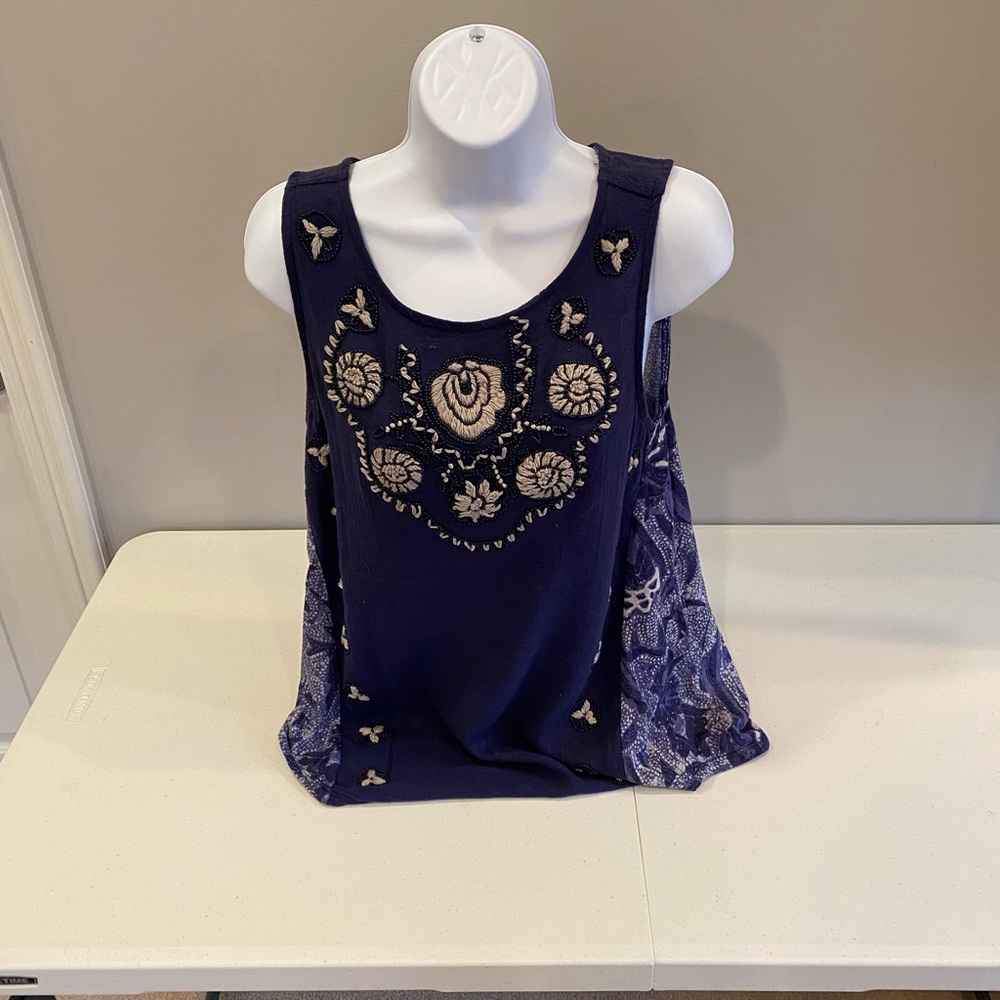 Lucky Brand top